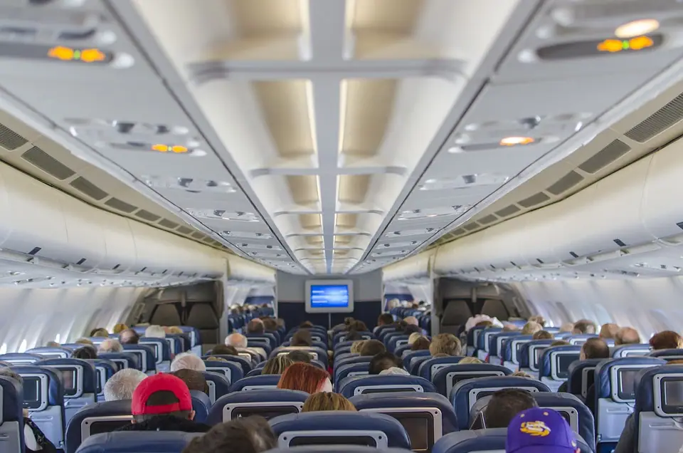 How Do I Talk to a Live Person at Copa Airlines