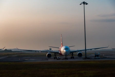 How do I speak to a person at Oman Airlines