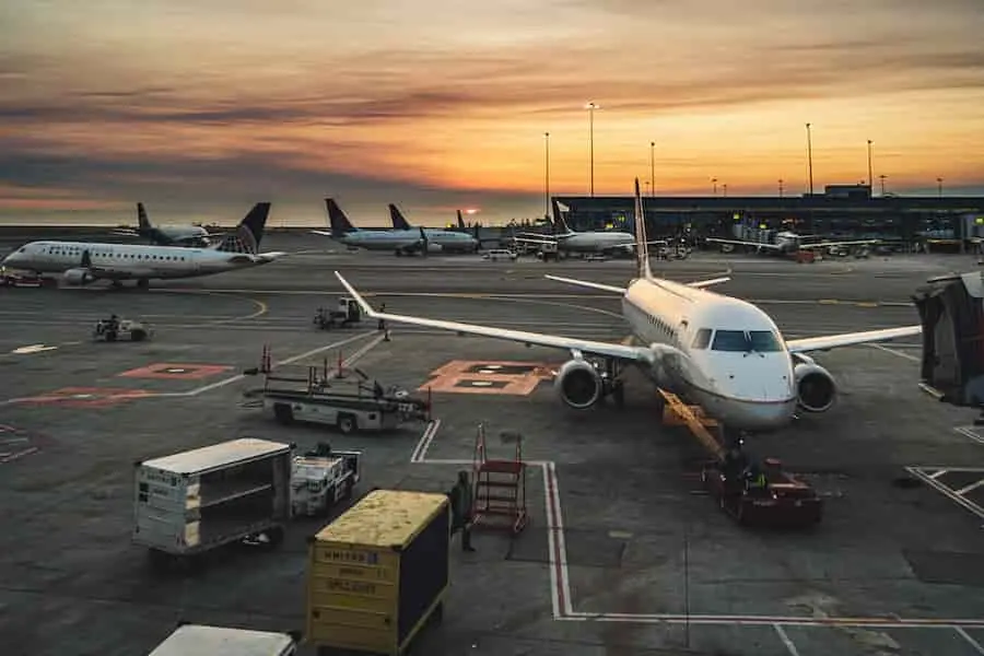 How to cancel American Airlines flight and get a refund?