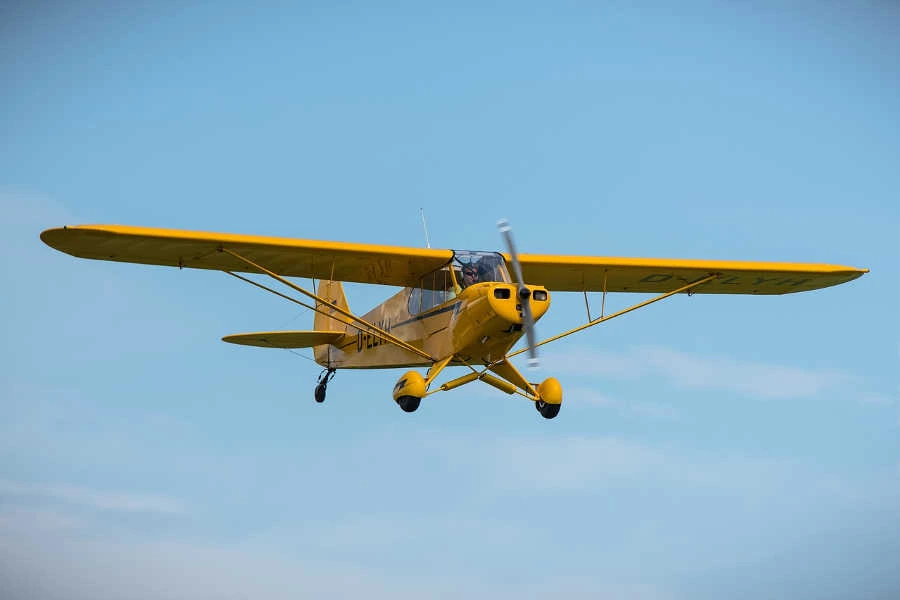 Does Expedia charge to change flight?
